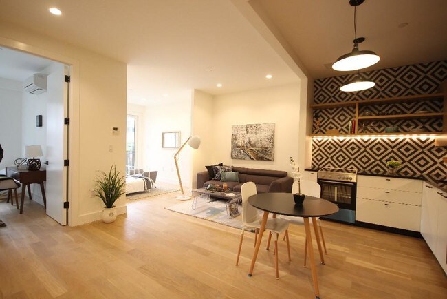 Foto del edificio - 961 Willoughby Ave