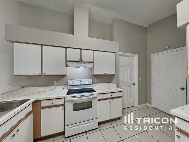 Building Photo - 12913 Fieldmoor Ct