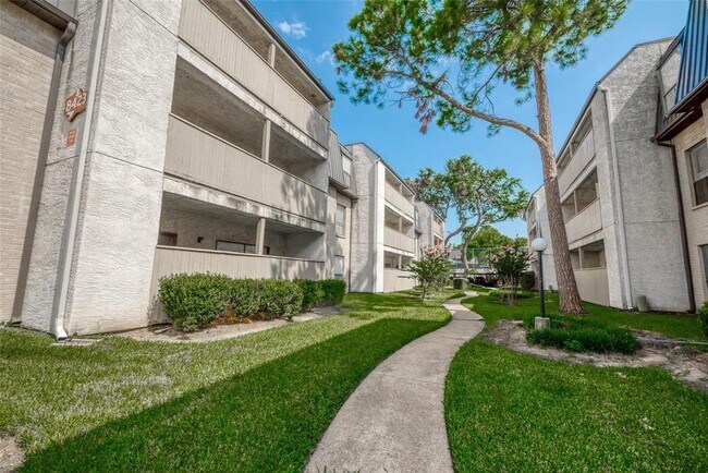 Foto del edificio - 8521 Hearth Dr