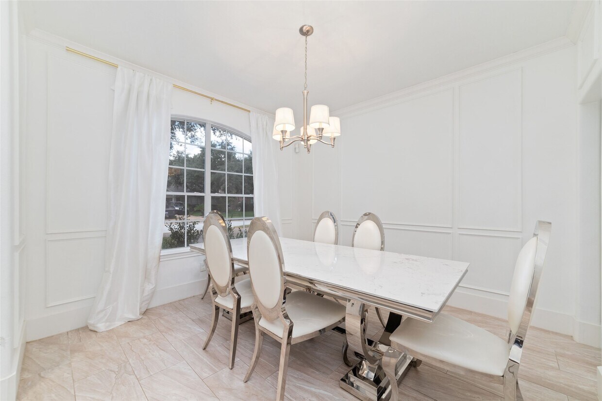 Foto del edificio - 5214 Bay Pines Dr