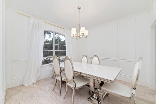 Foto del edificio - 5214 Bay Pines Dr