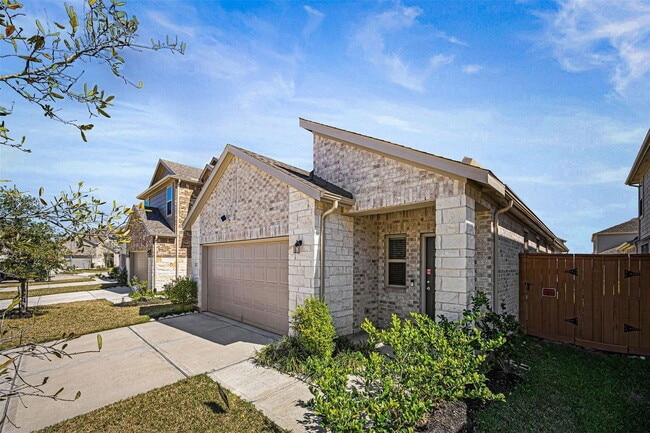 Foto del edificio - 21127 Dolphin Bay Ln