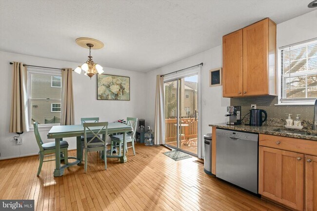 Foto del edificio - 15730 Ambiance Dr