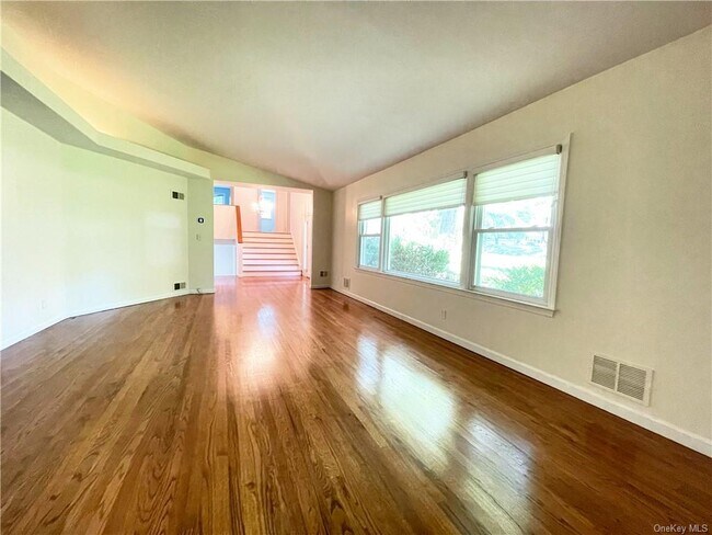 Foto del edificio - 152 Rock Creek Ln