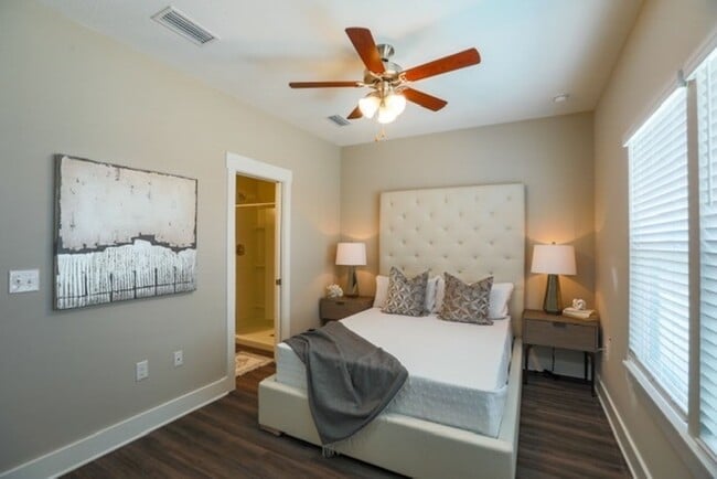 Foto del edificio - 238 N Sand Palm Rd