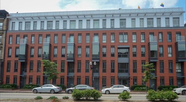 Foto del edificio - 691 Massachusetts Ave