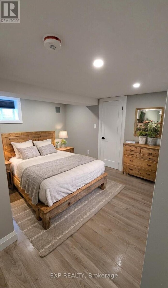 Building Photo - 260 Westwood Ave