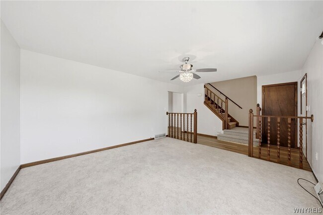 Foto del edificio - 555 Lakeview Ave