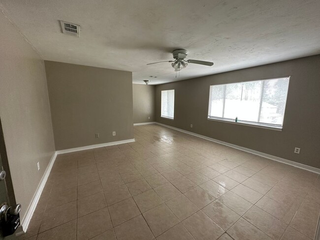 Photo - CHICOPEE 617 Apartment