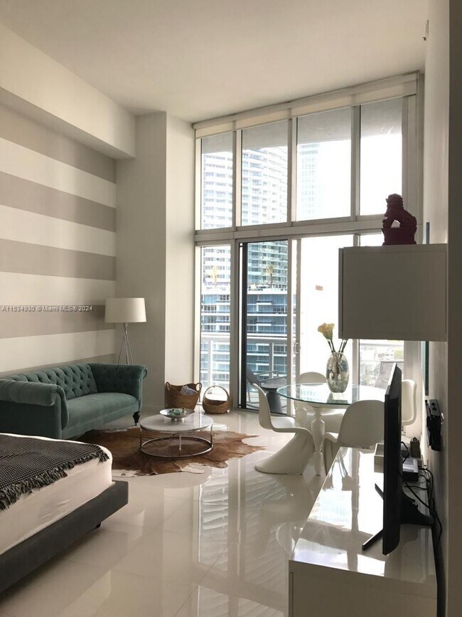 Foto del edificio - 475 Brickell Ave