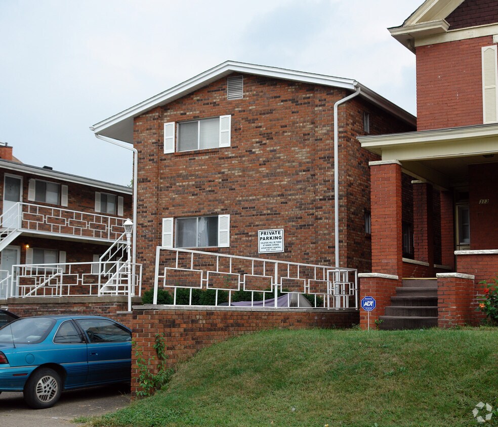 Building Photo - 321 5th Ave