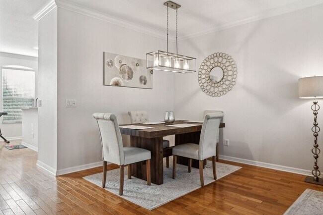 Building Photo - BAYSHORE POINTE TOWNHOUSE - GATED COMMUNITY
