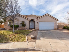 Building Photo - 121 E 755 S