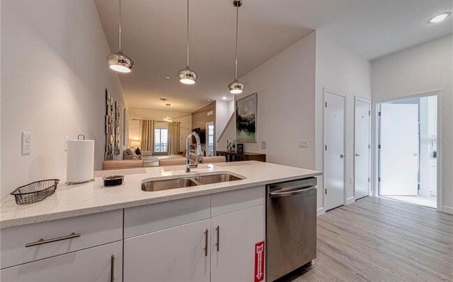 Foto del edificio - 400 Famagusta Dr