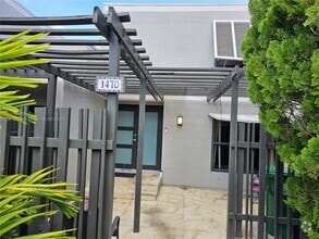 Building Photo - 1470 NW 113th Ave