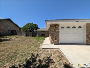 Building Photo - 1644 W County Line Rd