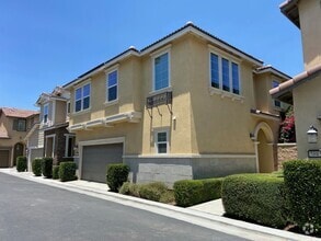 Building Photo - 5889 Oatfield Ave
