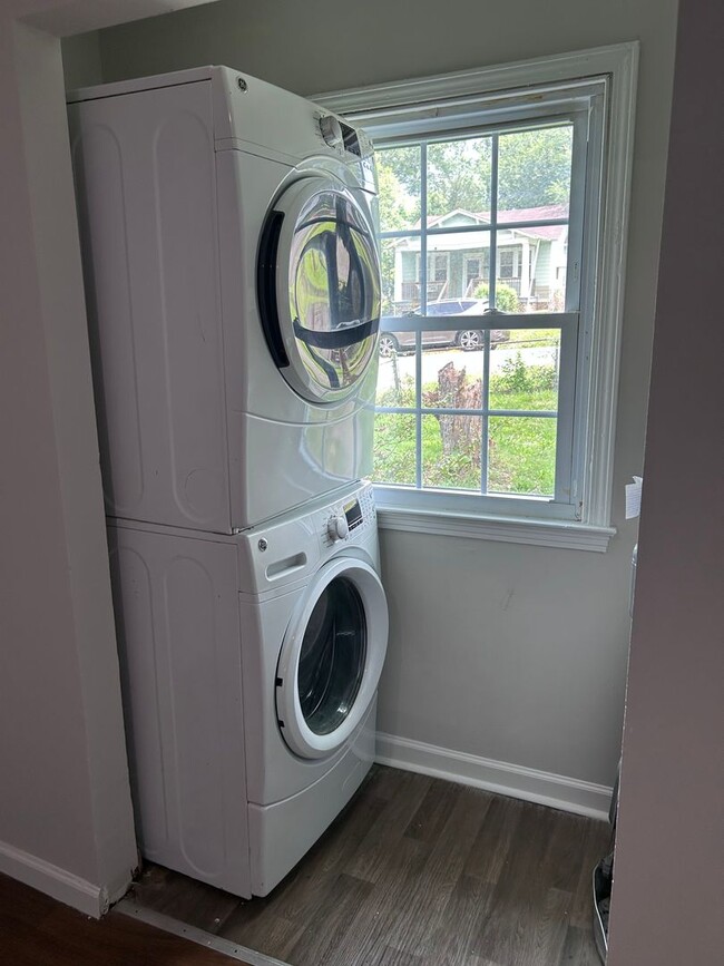 Building Photo - Updated 3-Bedroom Home for Rent | Southsid...