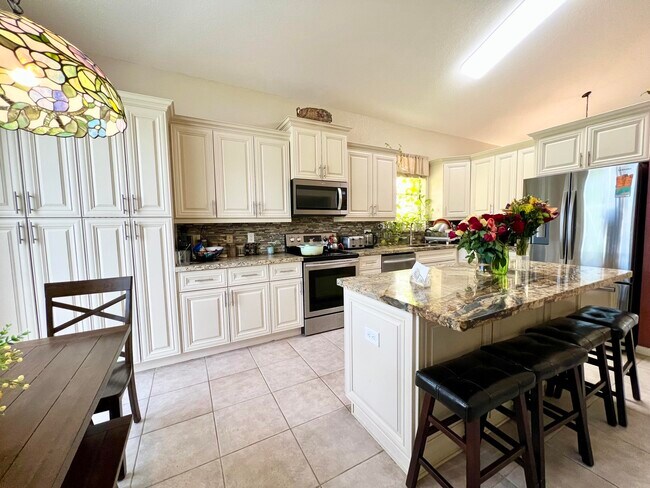 Foto del edificio - 7859 Springvale Dr