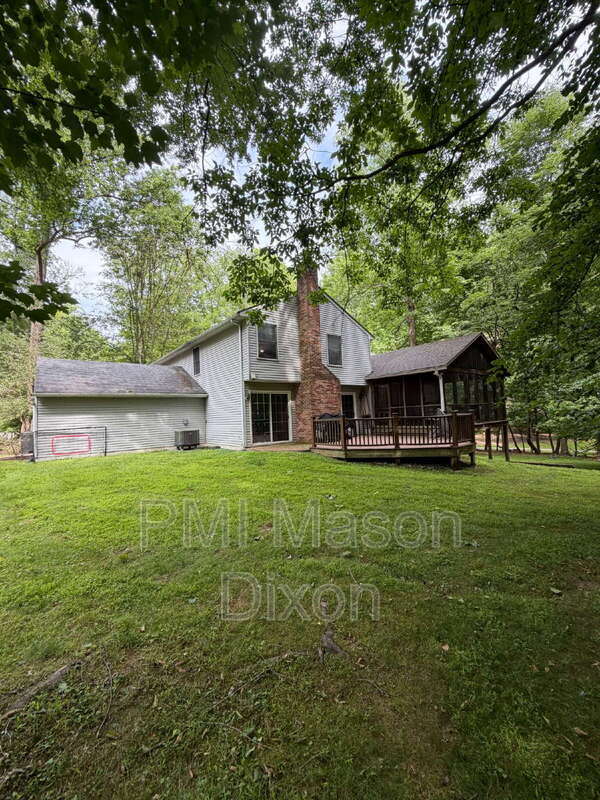 Foto del edificio - 4035 Huckleberry Row