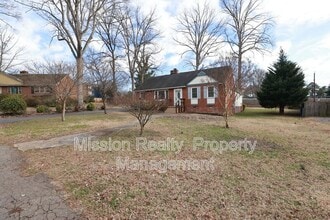 Building Photo - 8707 Mapleton Rd