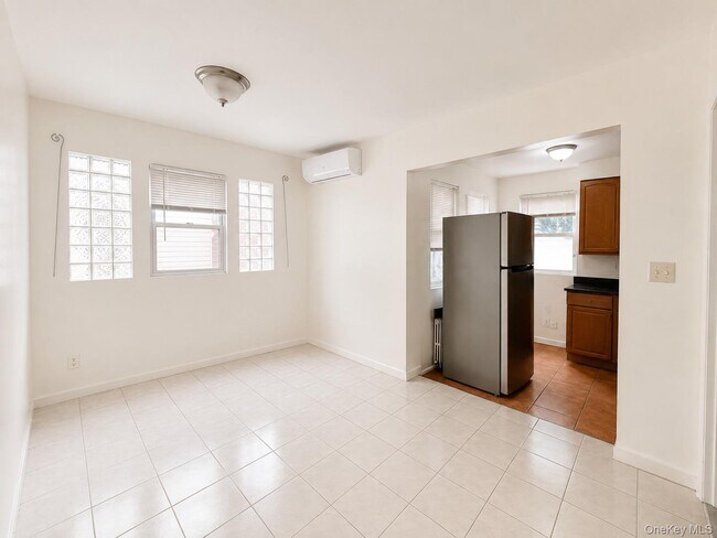 Foto del edificio - 77-18 169th St