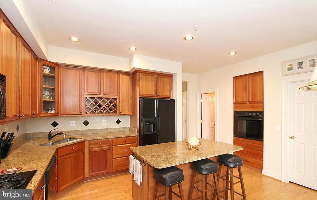 Foto principal - 537 Longhorn Crescent