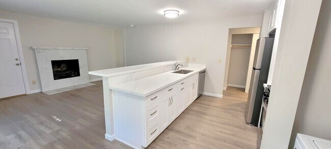 Foto del edificio - Updated 4 Bedroom Rambler – Spacious, Styl...