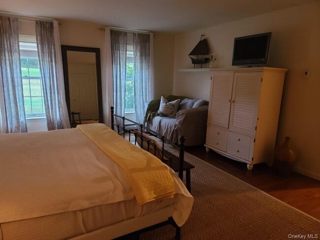 Building Photo - 11 Beacham Rd