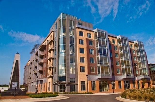 Foto principal - 210 Rocketts Way