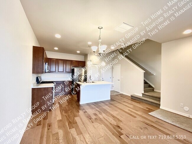 Building Photo - 131 Mayflower Park Place