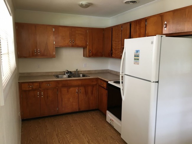 Building Photo - Updated 2 Bedroom Unit in Shalimar