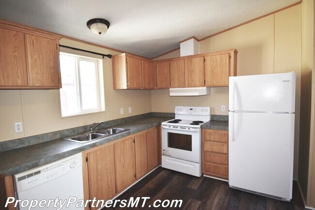 Foto del edificio - 3 Bed 2 Bath - Updated modular house!