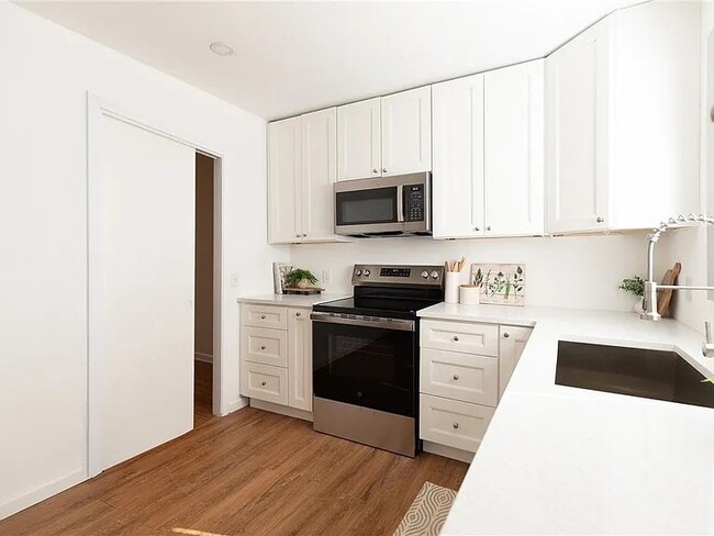 Foto del edificio - 4334 Randall Dr