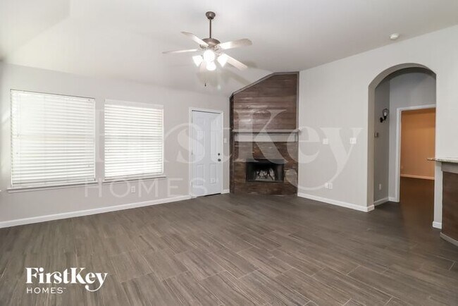 Foto del edificio - 10737 Emerald Park Ln