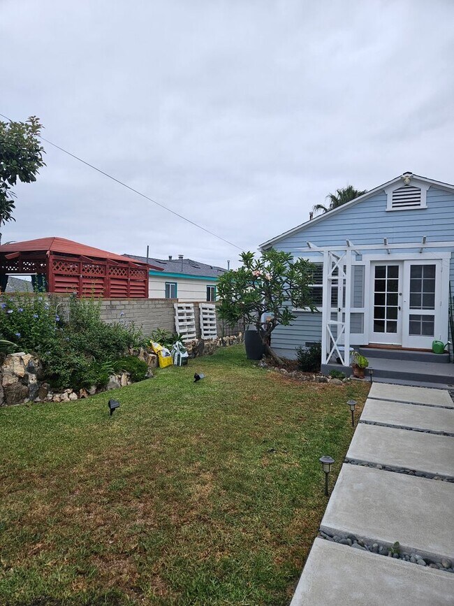Building Photo - Charming House on the Hill in Point Loma