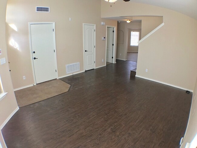 Building Photo - Mesquite Hills 3bed/2.5bath plus Loft REFR...