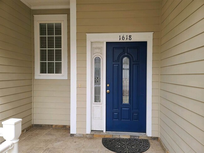 Building Photo - 1618 Cross Pointe Way