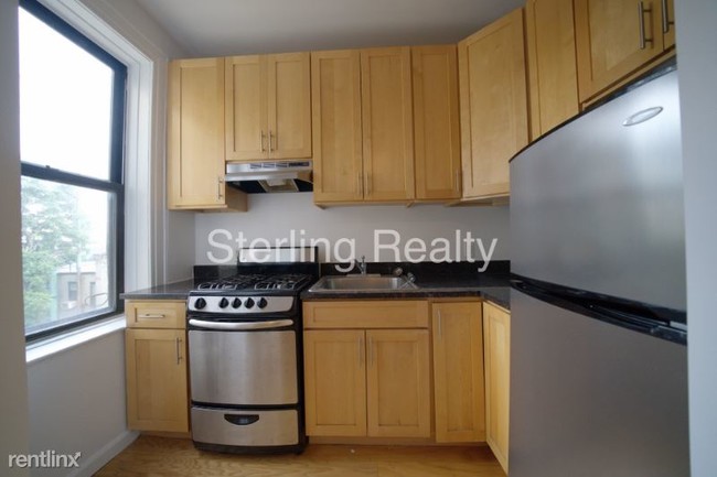 Building Photo - 31-75 35th St