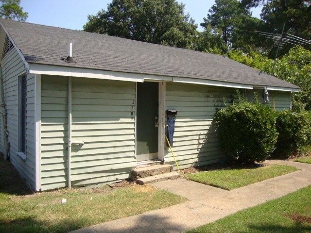 Primary Photo - 3304 Armand St