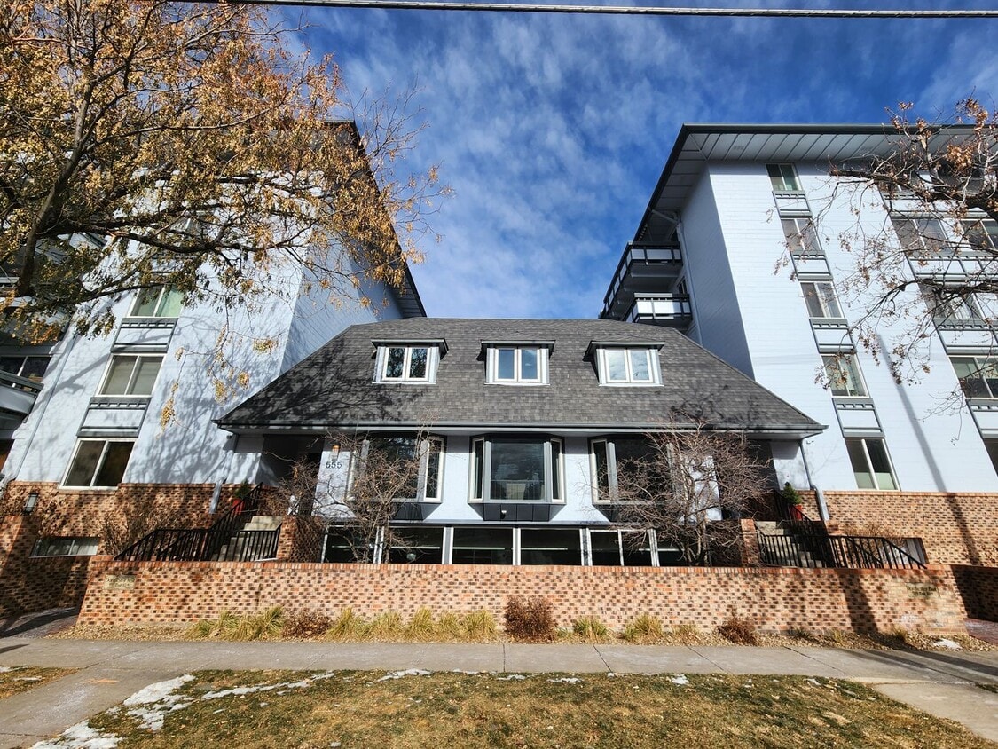 Foto principal - Gorgeous 1 Bed 1 Bath Condo In Fantastic L...