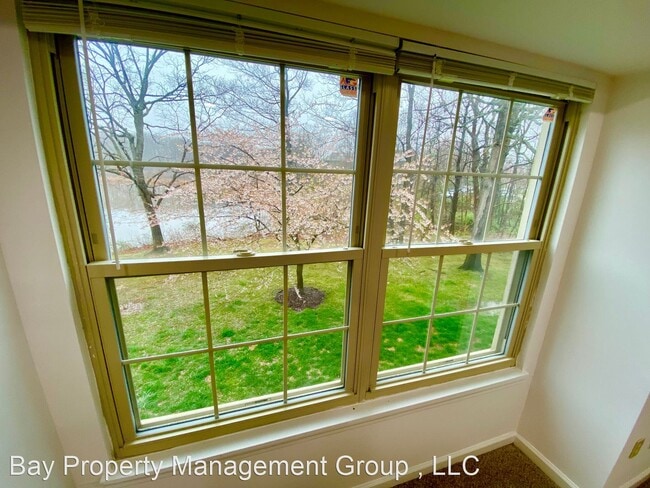 Building Photo - 3 br, 1 bath House - 4 Banyan Woods Ct, Un...