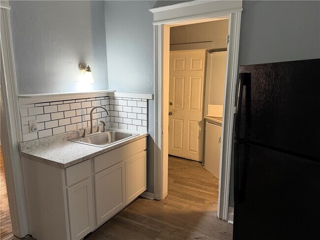 Foto del edificio - 161 S Union St