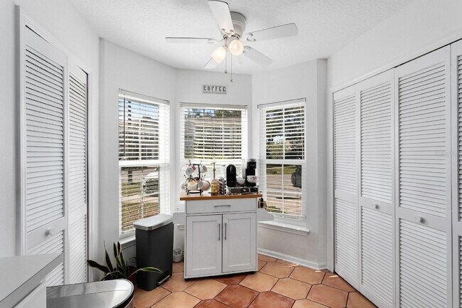Foto del edificio - 4258 E Weeping Willow Cir