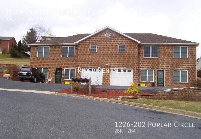 Foto principal - 1226 Poplar Cir