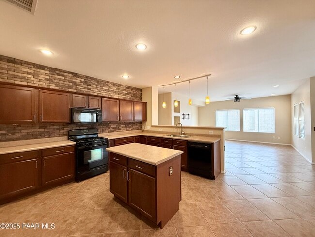 Building Photo - 12668 E Viento St