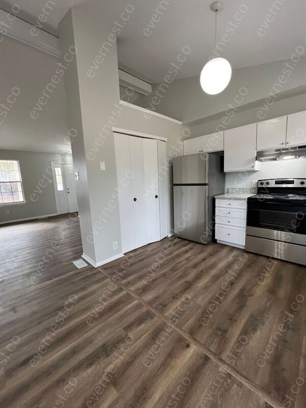 Foto del edificio - 14312 River Oaks Ct