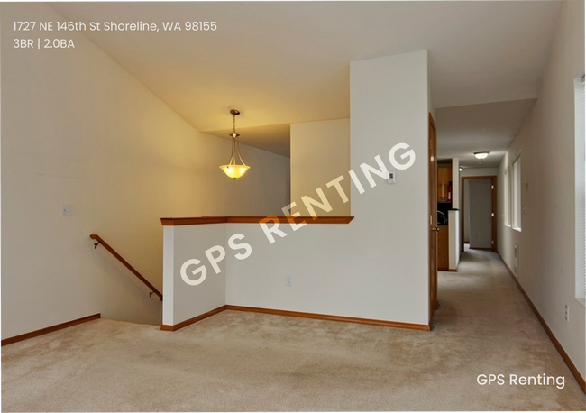 Building Photo - Shoreline Townhouse with great fenced yard