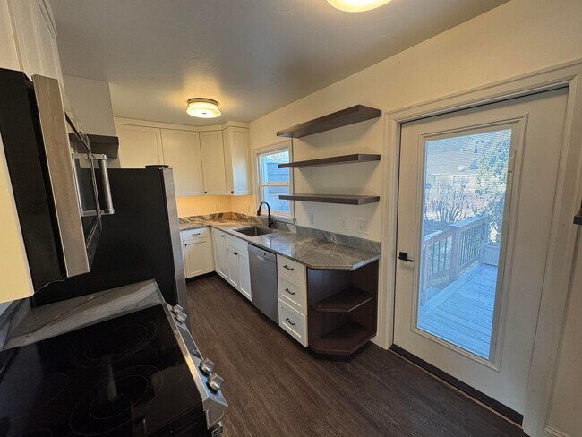 Foto del edificio - Charming University District Home - 4 Bedrooms, 2 Bathrooms