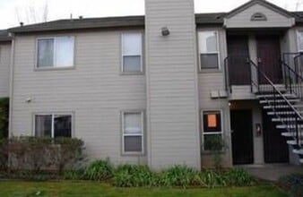 Building Photo - 9153 Newhall Dr